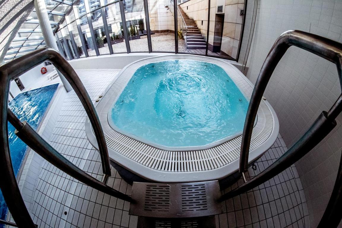 Premium Apartment For Old Town & Jewish Quarter Plus Pool Krakow Dış mekan fotoğraf