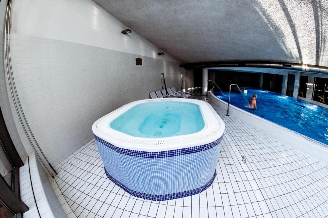 Premium Apartment For Old Town & Jewish Quarter Plus Pool Krakow Dış mekan fotoğraf